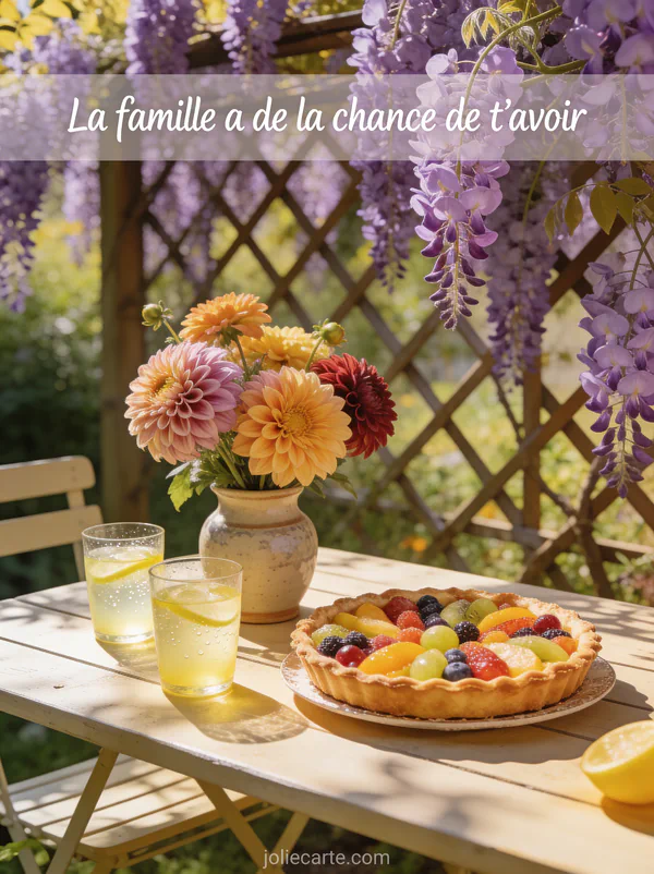 Carte texte anniversaire beau-frère avec table de jardin tarte aux fruits limonade et dahlias sous la glycine
