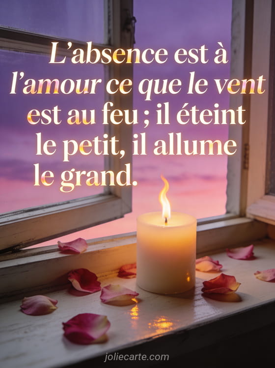 Bougie solitaire dont la flamme danse près d'une fenêtre ouverte sur un ciel crépusculaire violet et rose avec pétales de rose