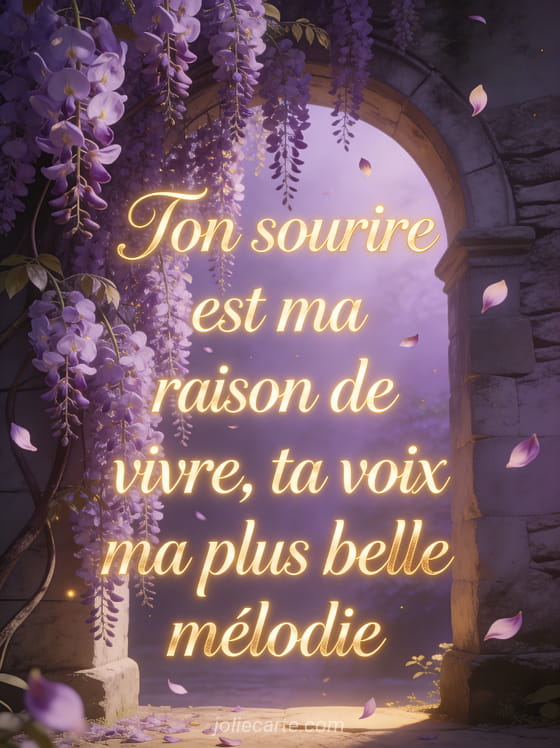 Glycine mauve en cascade le long d'une arche en pierre avec pétales flottants et lumière dorée