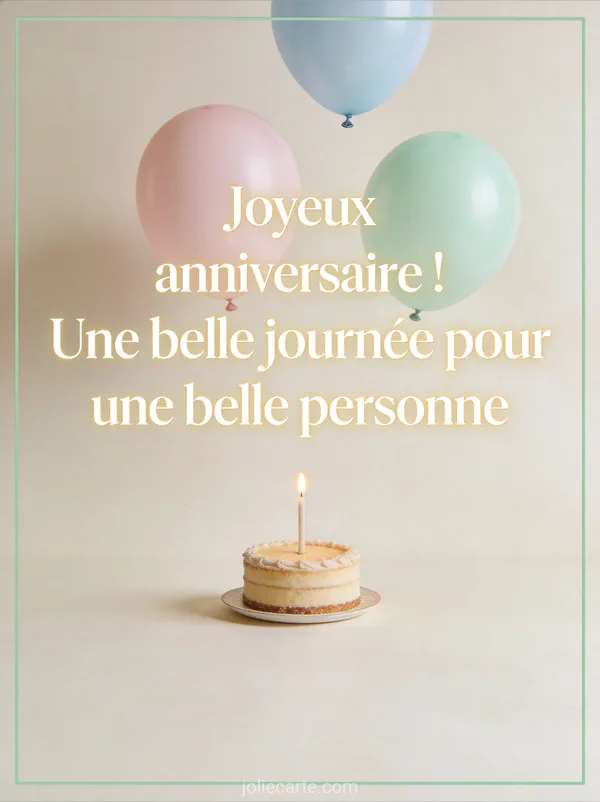 Composition minimaliste avec quelques ballons pastel et un petit gâteau avec une bougie unique sur fond beige et vert sauge