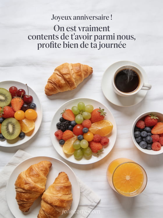 Vue aérienne d'une table de brunch avec croissants dorés, fruits frais, café fumant et jus d'orange sur nappe en lin blanche, style flat lay
