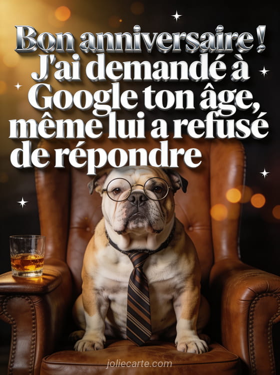 Bulldog anglais assis dans un fauteuil club en cuir portant une cravate et des lunettes rondes avec un verre de whisky et lumière dorée