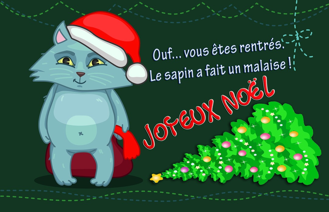 Sur fond vert, un chat de dessin animé avec un bonnet de Noël se tient à côté d'un sapin décoré et tombé au sol.