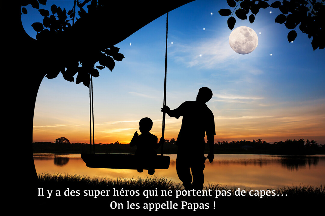Au crépuscule, la silhouette d'un père et de son enfant sur une balançoire se détache devant un lac et un ciel étoilé.