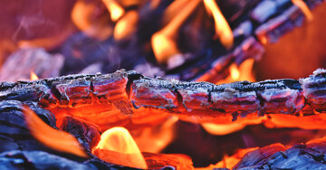 Aperçu de la carte : Les feux de l'amour laissent parfois une cendre d'amitié.