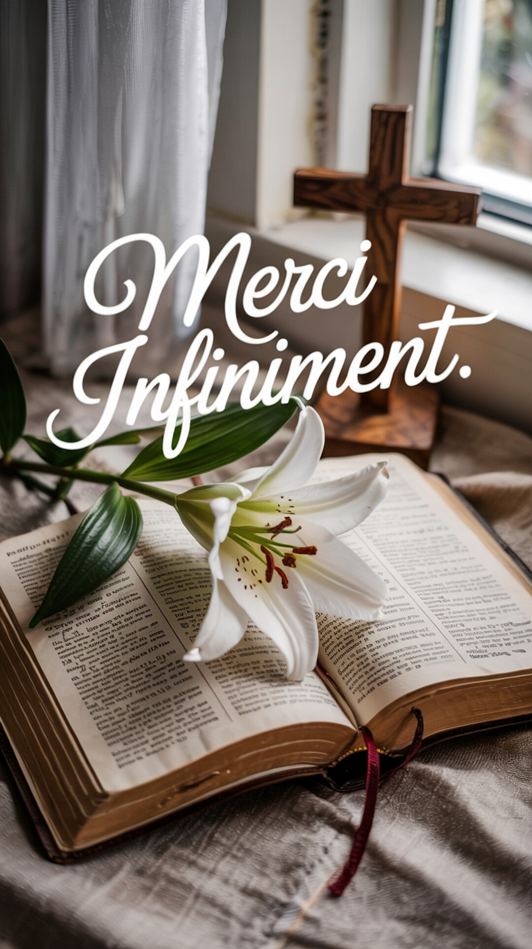 Une scène sereine montre une fleur de lys blanche sur une bible ouverte, près d'une croix en bois et d'une fenêtre lumineuse.