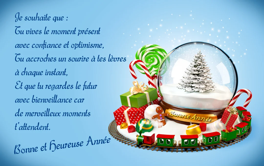 Une scène hivernale festive avec une boule à neige contenant un sapin, entourée d'un petit train, de cadeaux et de sucreries.