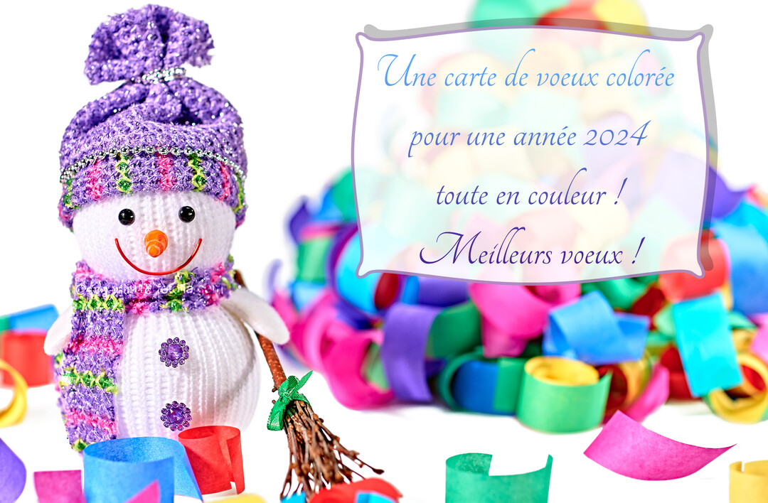 Un bonhomme de neige figurine, souriant avec un bonnet et une écharpe violets, se tient au milieu de confettis multicolores sur un fond blanc.