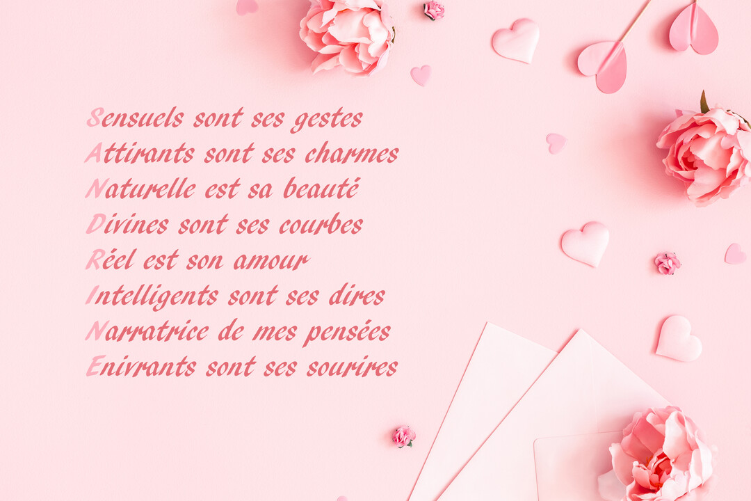 Une composition à plat sur fond rose pâle, avec un poème, des pivoines, des cœurs et une enveloppe dans des teintes de rose.