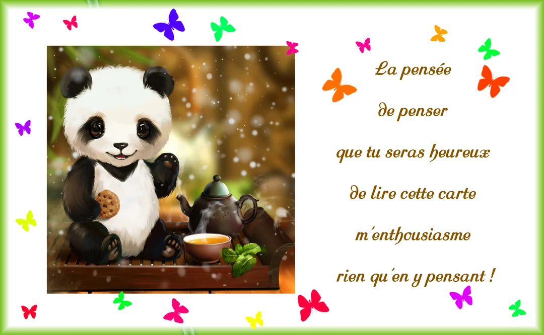Un bébé panda illustré, assis devant un service à thé fumant, tient un biscuit et salue joyeusement, entouré de papillons colorés.