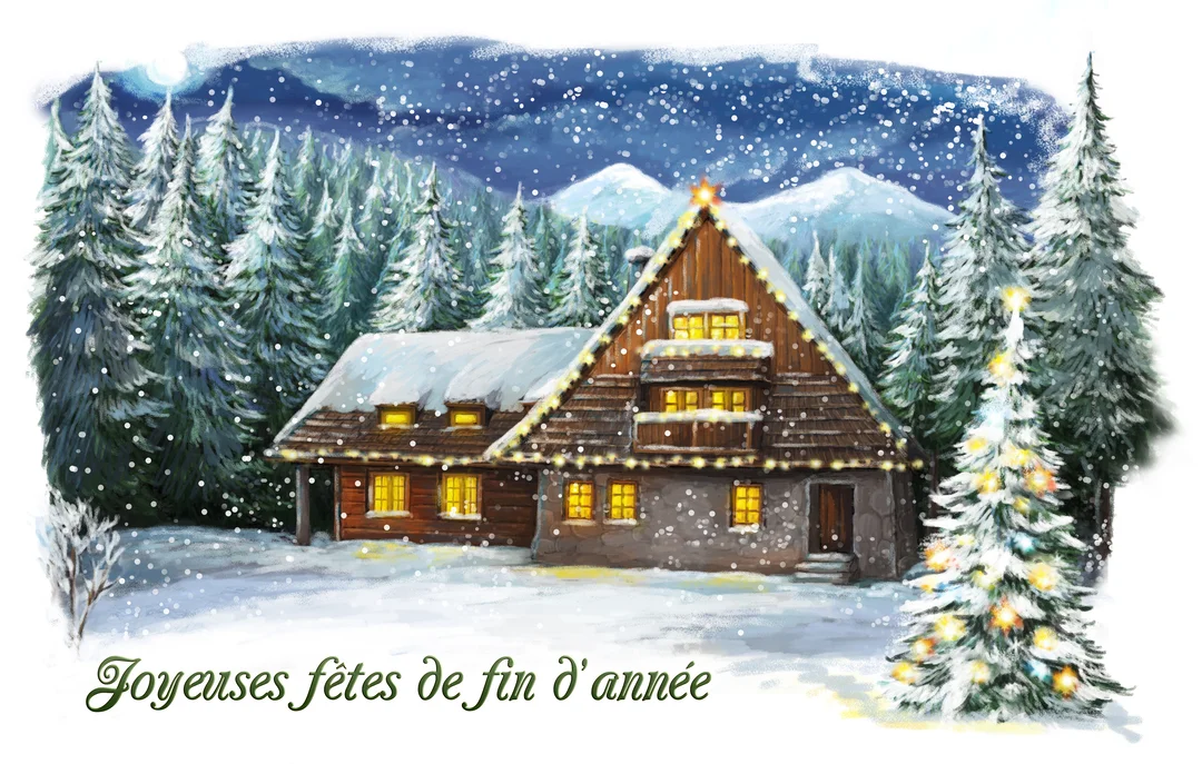 Un chalet en bois avec des guirlandes lumineuses se trouve dans un paysage de montagne enneigé la nuit, avec des sapins et la neige qui tombe.