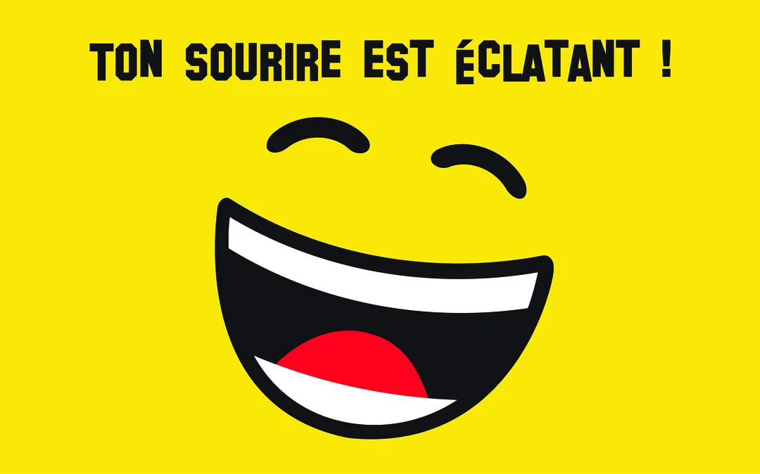 Sur un fond jaune vif, un grand visage de style émoji rit, montrant ses dents blanches, avec des yeux joyeusement plissés.