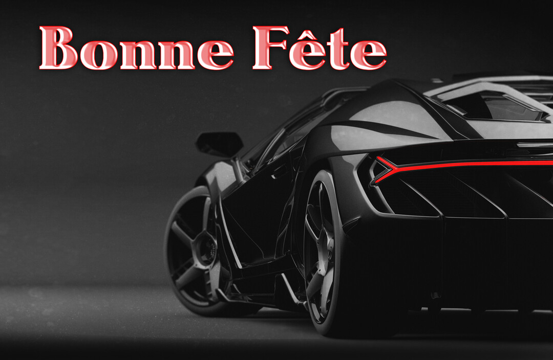 Vue de trois-quarts arrière d'une supercar noire aux lignes futuristes, avec un fin bandeau lumineux rouge, sur un fond gris anthracite.