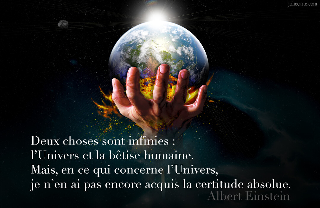 Une main géante dans l'espace cosmique tient la planète Terre, qui brûle à sa base, sous un halo de lumière stellaire.