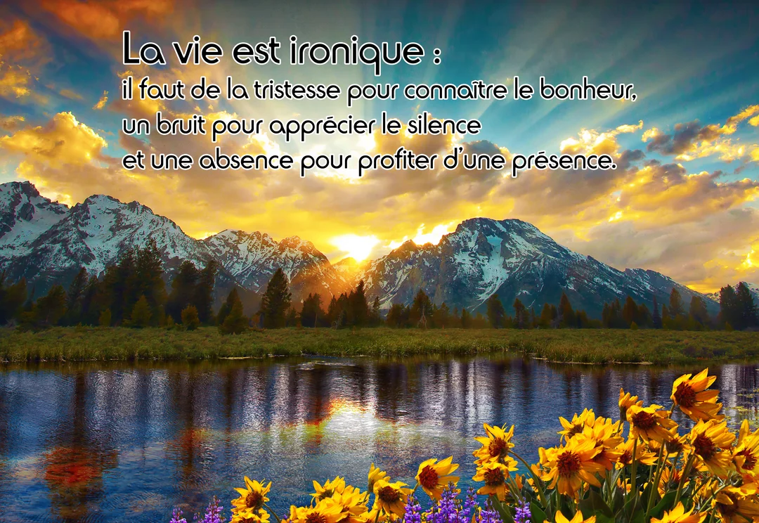 Un paysage montagneux au crépuscule avec des sommets enneigés, un lac reflétant le ciel, et des tournesols jaunes au premier plan.