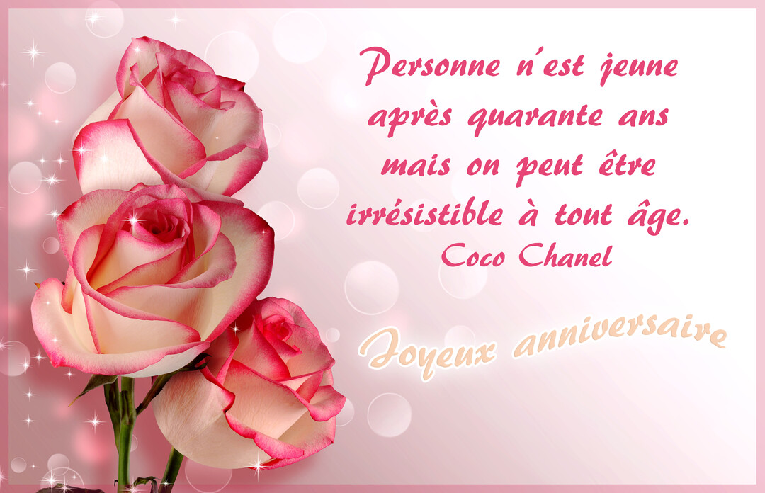 Une carte de vœux pour anniversaire présentant trois roses blanches et roses sur un fond rose dégradé avec des effets lumineux et une citation.